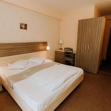 Guest House Lacul Linistit Moneasa Exterior photo