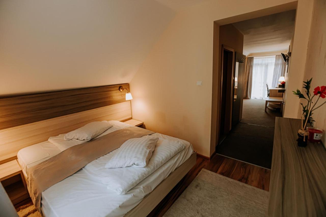 Guest House Lacul Linistit Moneasa Exterior photo