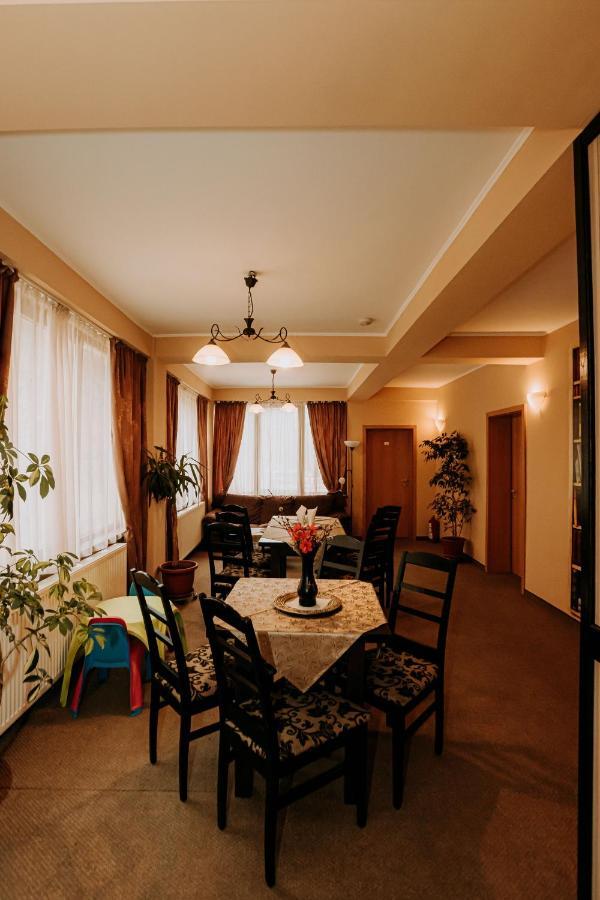 Guest House Lacul Linistit Moneasa Exterior photo